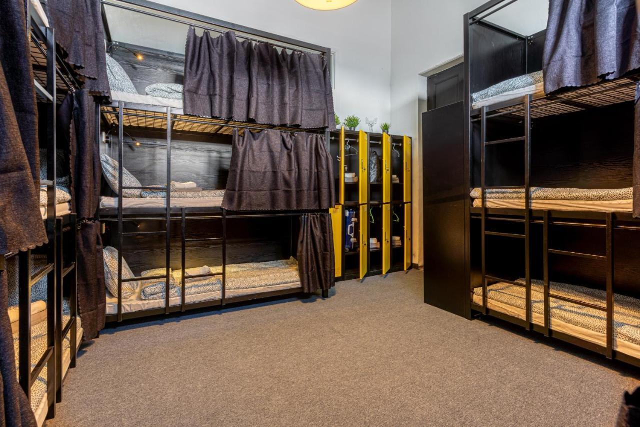 Bee Hostel Lemesós Eksteriør bilde